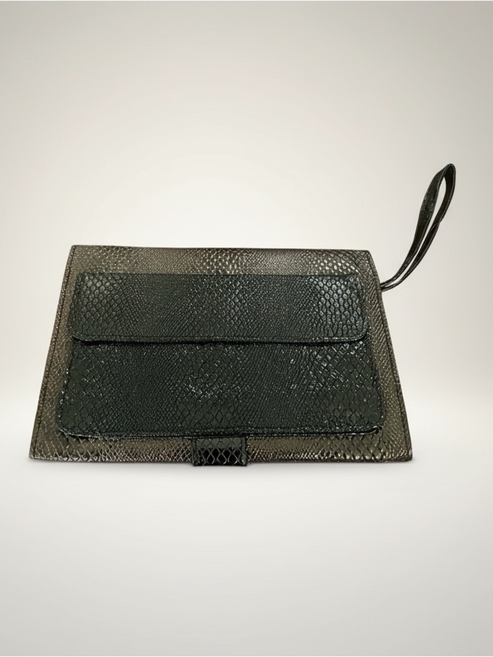 Vintage Traveler Clutch in Glossy Embossed Onyx Y2K - Picture 3 of 7